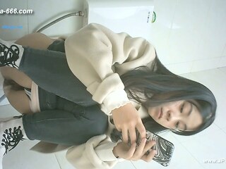 asian girls to the fore b to the fore helter-skelter toilet.***