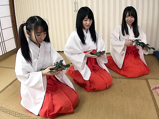 Arisu Hayase & Asami Tsuchiya & Haruna Aitsuki & Mizuki Inoue & Yui Saotome hither Hotties comfortably available hammer away Temple - JapansTiniest